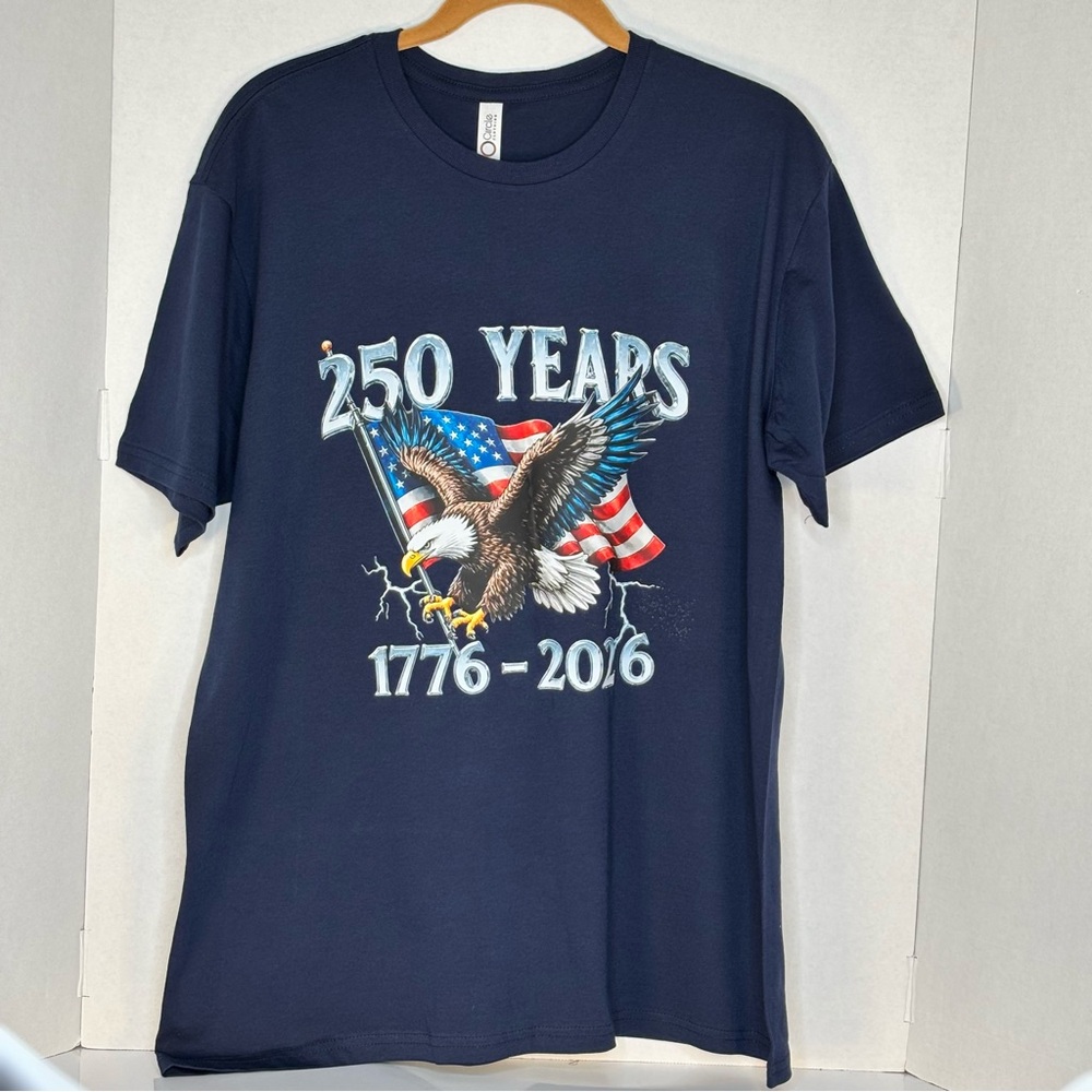 CIRCLE CLOTHING- Men's Navy Size L America 250th Anniversary Graphic Tee